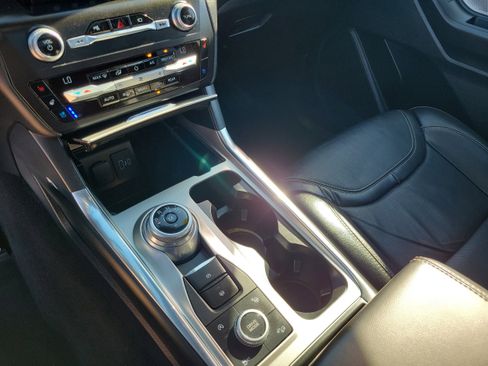 Certified 2020 Ford Explorer ST w/ Premium Technology Package image 33