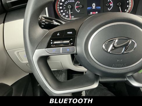 Used 2024 Hyundai Tucson SE image 12