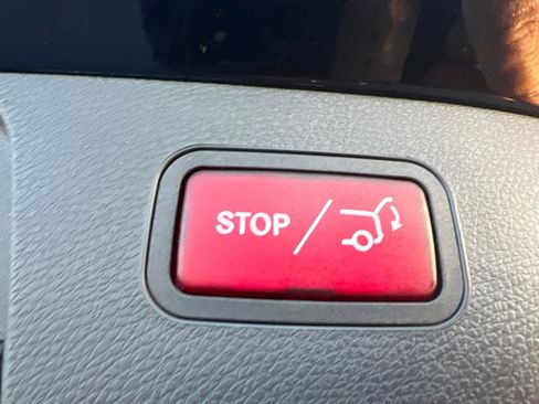 Used 2019 Mercedes-Benz GLA 250 4MATIC image 24