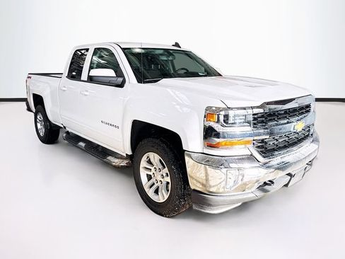 Used 2018 Chevrolet Silverado 1500 LT w/ All Star Edition image 3