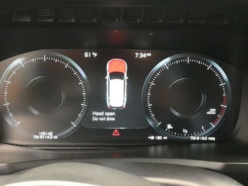 Used 2018 Volvo XC90 T6 Momentum w/ Convenience Package AWD/4WD image 29