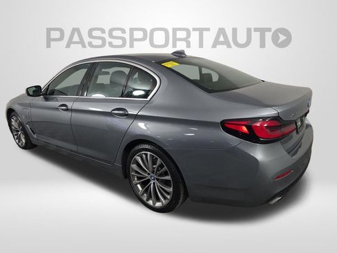 Used 2023 BMW 530e xDrive w/ Premium Package image 3