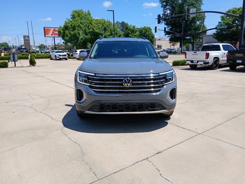 New 2026 Volkswagen Atlas SE FWD image 8