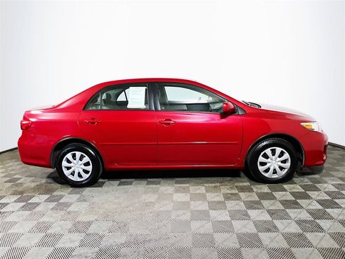 Used 2011 Toyota Corolla LE image 9