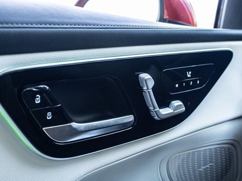 Used 2023 Mercedes-Benz GLC 300 4MATIC image 9