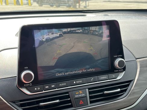 Used 2025 Nissan Altima 2.5 SV image 22