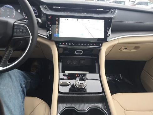 New 2026 Jeep Grand Cherokee L Limited image 24