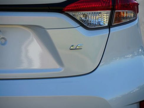 Used 2025 Toyota Corolla LE FWD image 7