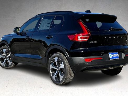 New 2026 Volvo XC40 B5 Plus w/ Climate Package image 3