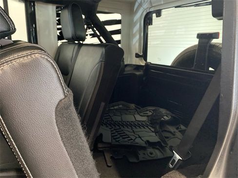 Used 2018 Jeep Wrangler Unlimited Sport image 13
