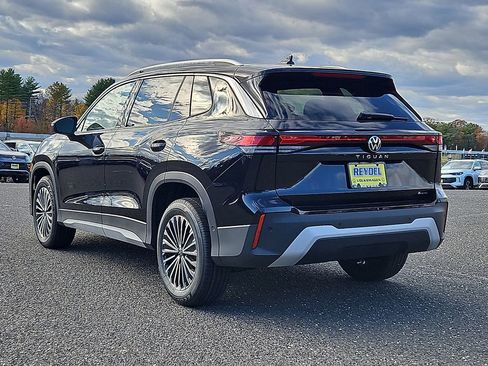 New 2026 Volkswagen Tiguan S image 5