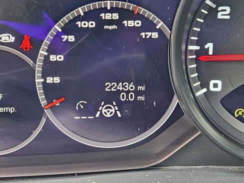 Used 2023 Porsche Cayenne Platinum Edition image 29