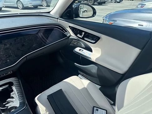 Used 2024 Mercedes-Benz E 350 4MATIC Sedan image 23
