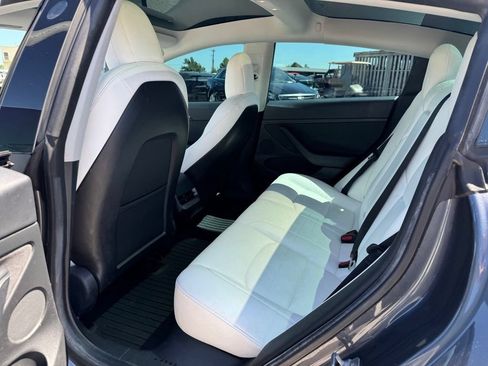 Used 2022 Tesla Model 3 Long Range AWD/4WD image 15