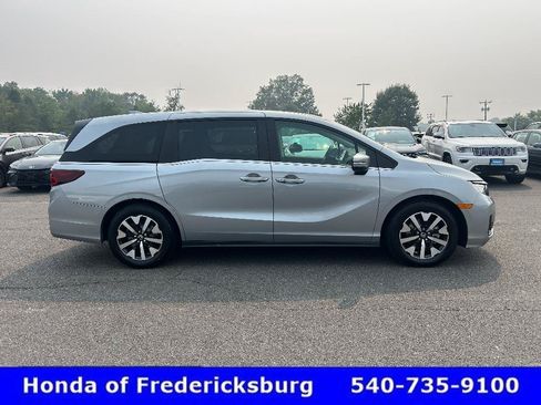 Used 2026 Honda Odyssey EX-L image 6