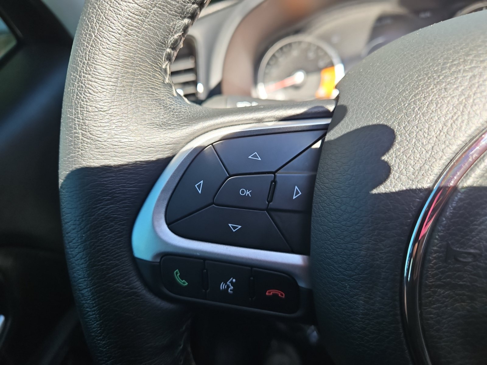 Used 2023 Jeep Renegade Altitude w/ Sun/Sound Group AWD/4WD image 24