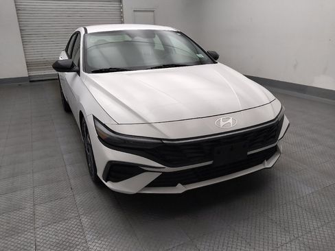 Used 2025 Hyundai Elantra Sport FWD image 14