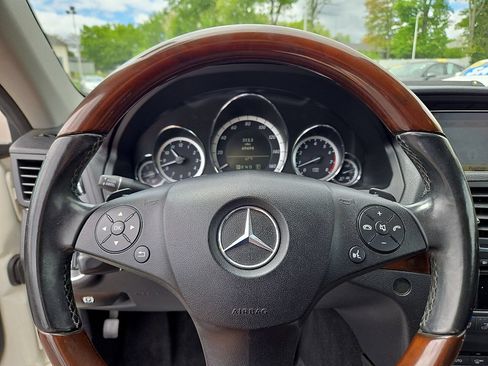 Used 2011 Mercedes-Benz E 550 Cabriolet image 21