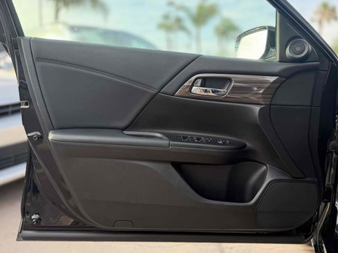 Used 2016 Honda Accord EX image 15