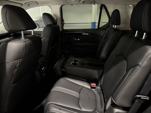 New 2025 Honda Pilot Touring image 8