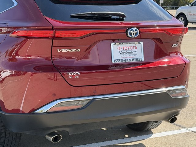 Used 2024 Toyota Venza XLE AWD/4WD image 6