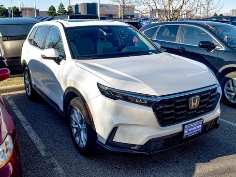 Used 2025 Honda CR-V EX image 4