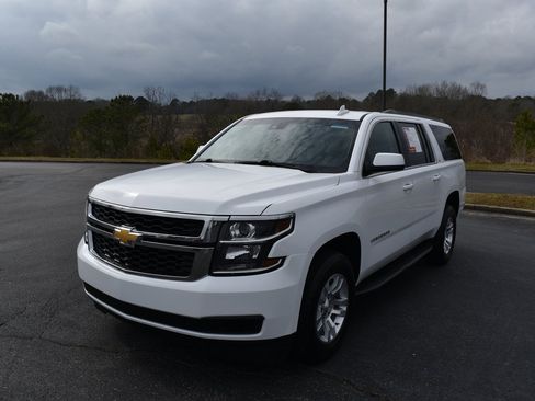 Used 2018 Chevrolet Suburban LT image 2