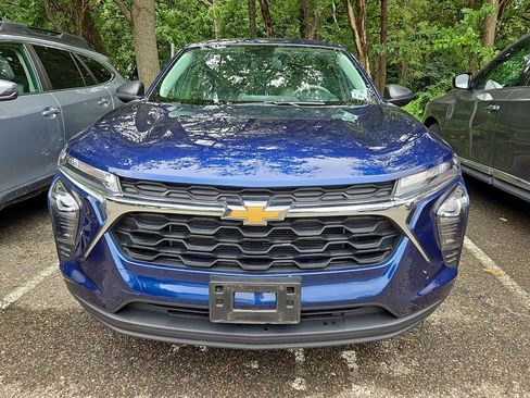 Used 2024 Chevrolet Trax LS w/ Driver Confidence Package FWD image 3