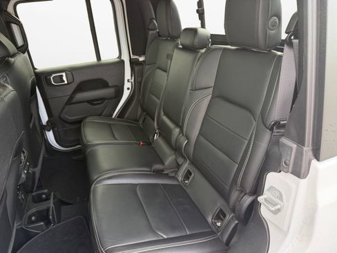 Used 2021 Jeep Gladiator Overland w/ Popular Equipment Package AWD/4WD image 15