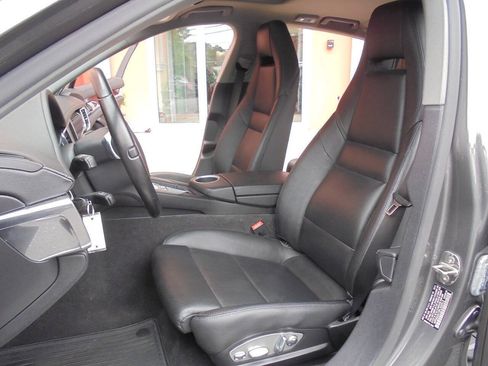 Used 2015 Porsche Panamera 4 AWD/4WD image 9