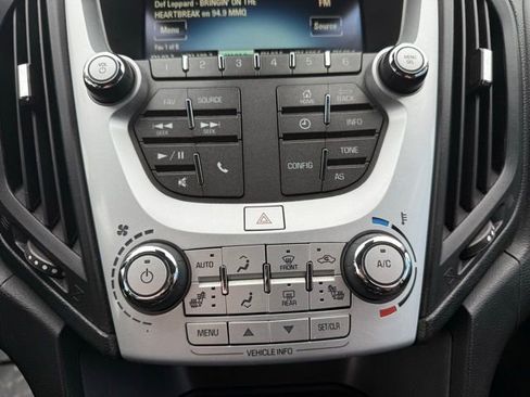 Certified 2017 Chevrolet Equinox LT w/ Convenience Package image 25