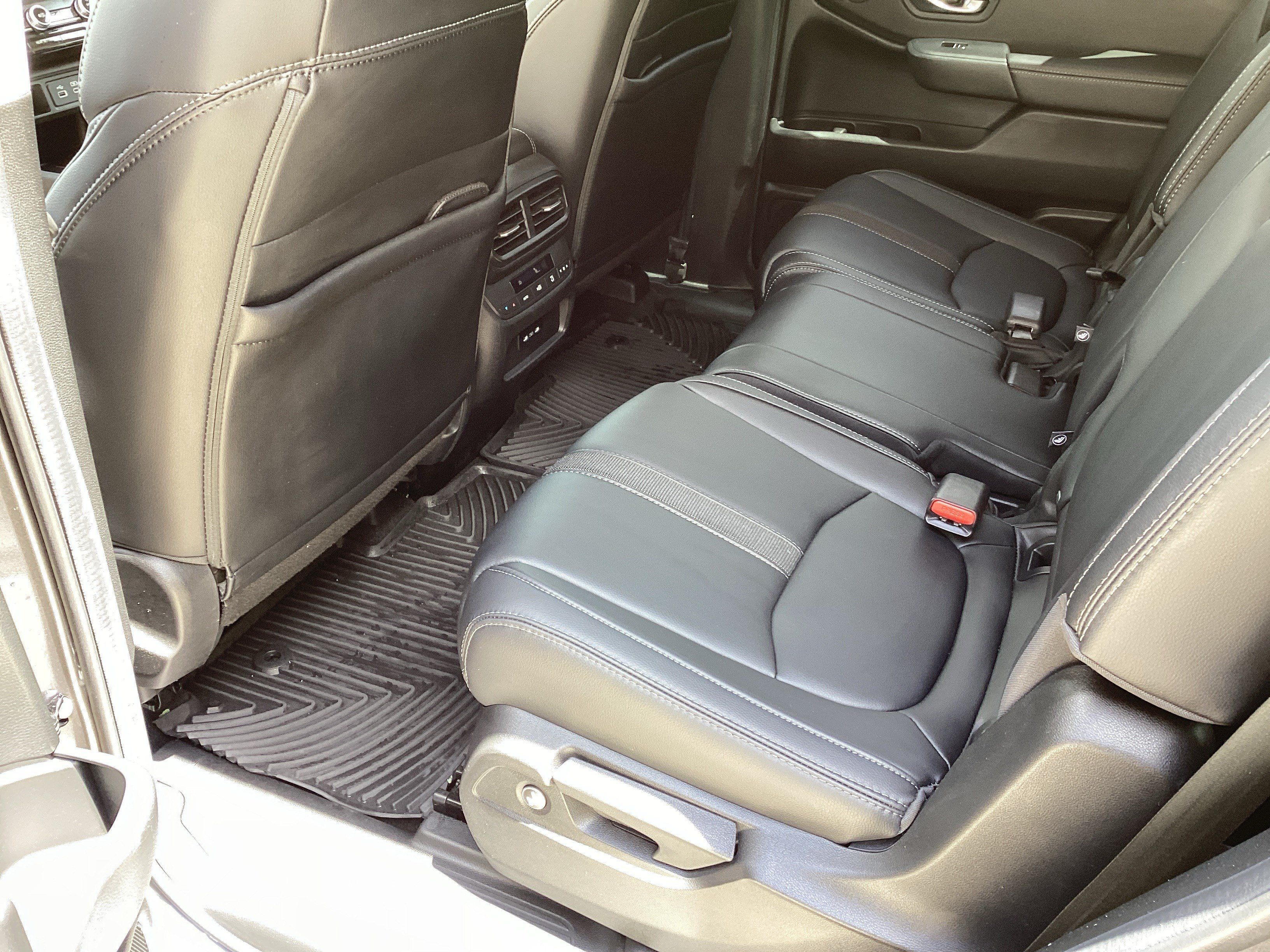 Used 2025 Honda Pilot EX-L image 30
