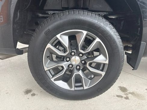 Used 2023 Chevrolet Silverado 1500 LT AWD/4WD image 11