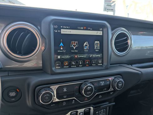 Used 2023 Jeep Gladiator Overland AWD/4WD image 20