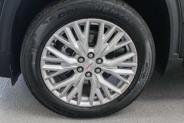 Certified 2026 GMC Acadia Elevation w/ Elevation Premium Package AWD/4WD image 15