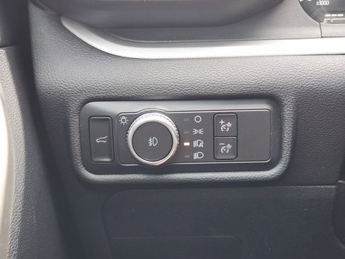 Used 2021 Ford Explorer XLT w/ Equipment Group 202A image 24