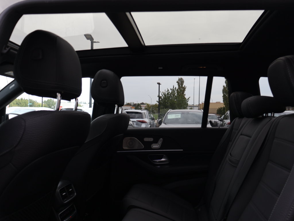 Used 2024 Mercedes-Benz GLS 450 4MATIC image 14