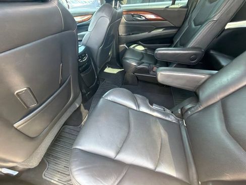 Used 2017 Cadillac Escalade ESV Premium Luxury RWD image 26