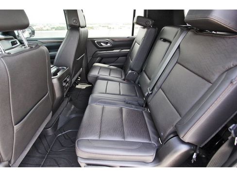 Used 2021 Chevrolet Suburban High Country w/ Premium Package AWD/4WD image 7