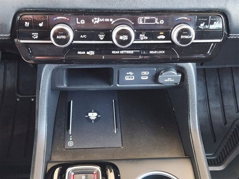 Used 2025 Honda Pilot Elite image 18