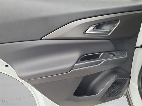 New 2026 Chevrolet Equinox EV LT image 17