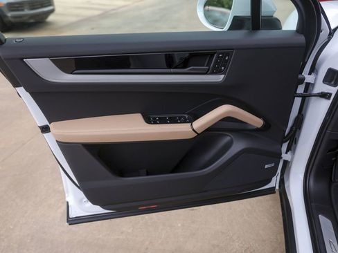 New 2026 Porsche Cayenne AWD/4WD image 31