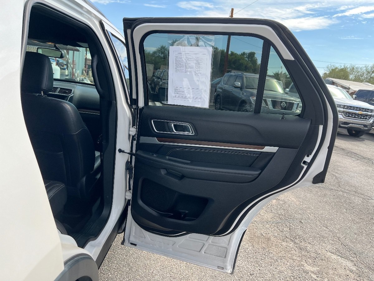 Used 2019 Ford Explorer Limited w/ Class III Trailer Tow Package FWD image 18