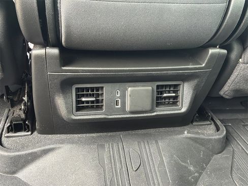 Used 2024 GMC Sierra 1500 Elevation image 23