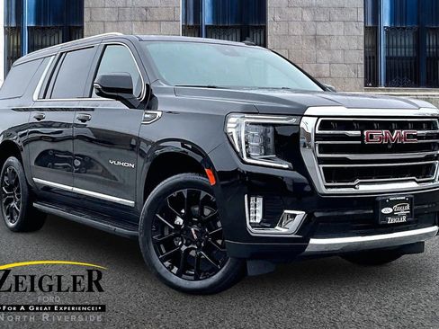 Used 2023 GMC Yukon XL SLT w/ SLT Premium Package image 1