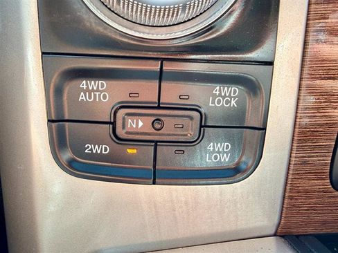 Used 2015 RAM 1500 Laramie w/ Convenience Group AWD/4WD image 26