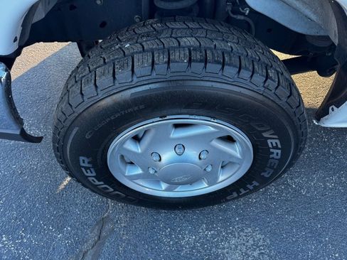 Used 2019 Ford E-350 and Econoline 350 Super Duty image 2