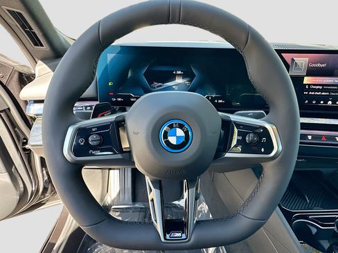New 2026 BMW i5 eDrive40 w/ M Sport Package image 8