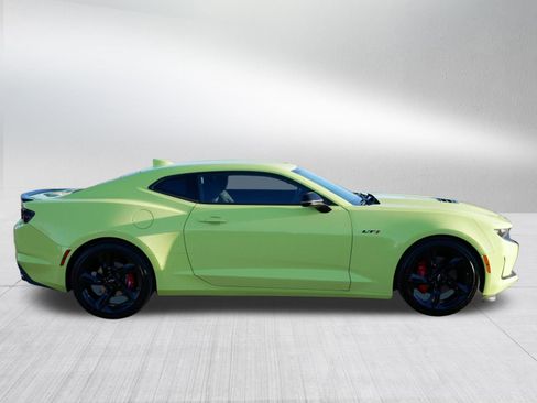 Used 2021 Chevrolet Camaro LT w/ Technology Package image 8