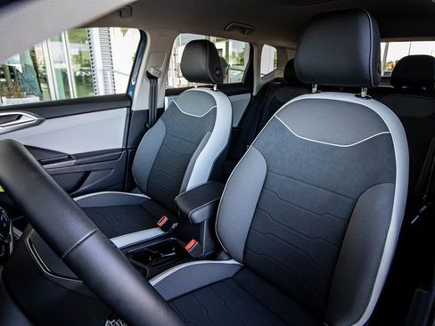 New 2026 Volkswagen Taos SE image 27